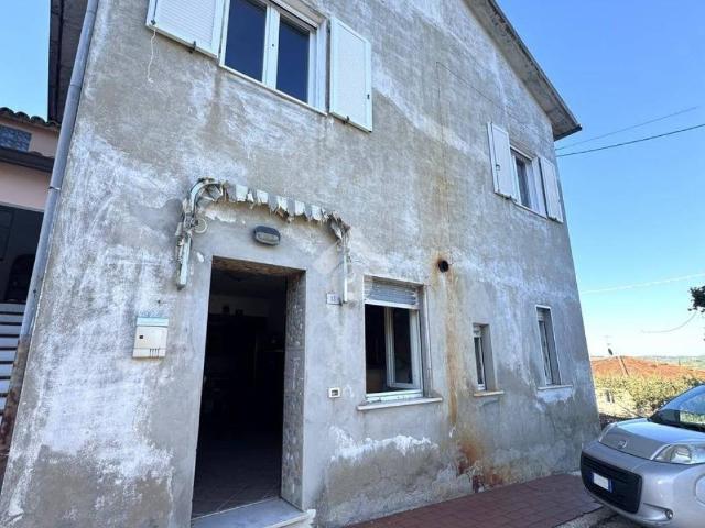 Appartamento in vendita a Montegridolfo, Reggio Emilia