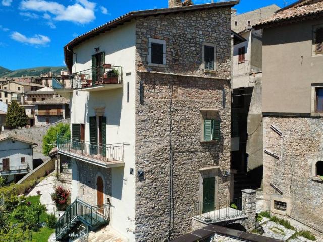 Appartamento in vendita a Monteleone Di Spoleto, Umbria