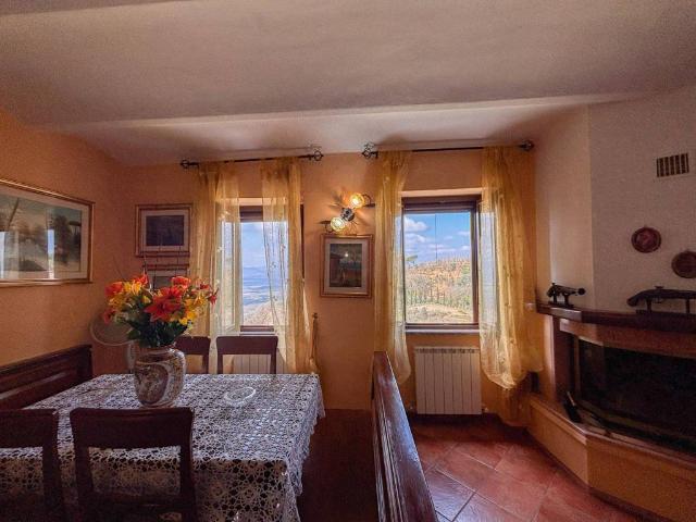 Appartamento in vendita a Monteleone d'Orvieto, Terni