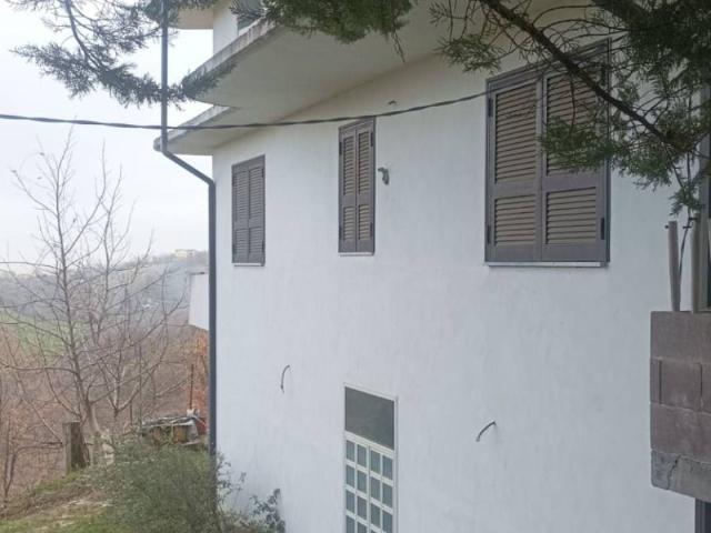 Appartamento in vendita a Montemarano, Campania