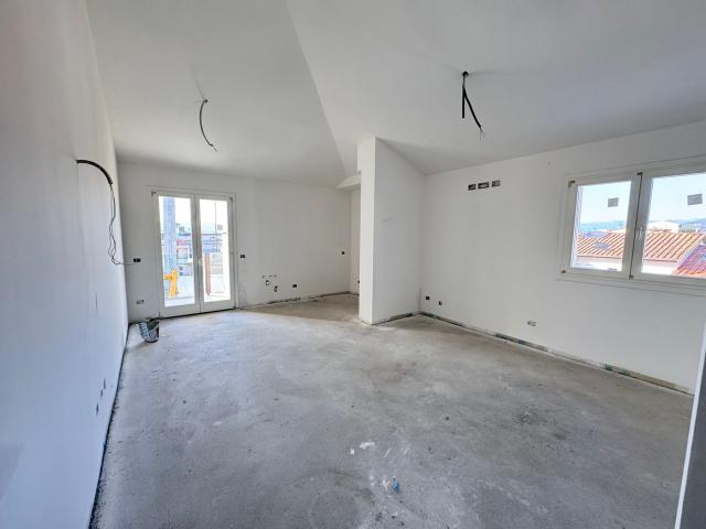 Appartamento in vendita a Montemurlo, Toscana