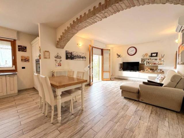 Appartamento in vendita a Montemurlo, Prato