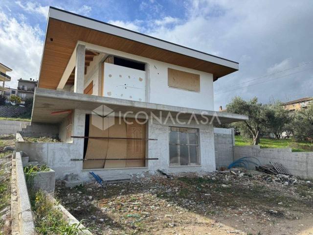 Villa Indipendente in vendita a Montenero di Bisaccia, Molise