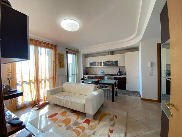 Appartamento in vendita a Montescudo-Monte Colombo, Monte Colombo