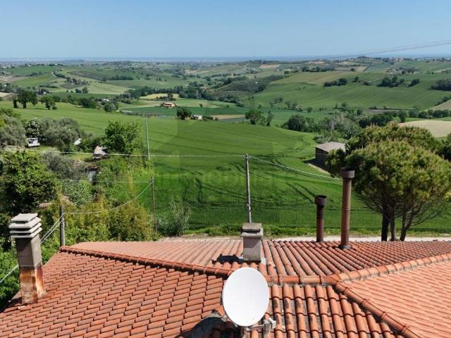 Appartamento in vendita a Montescudo-Monte Colombo, Monte Colombo
