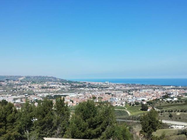 Appartamento in vendita a Montesilvano Colle, Montesilvano