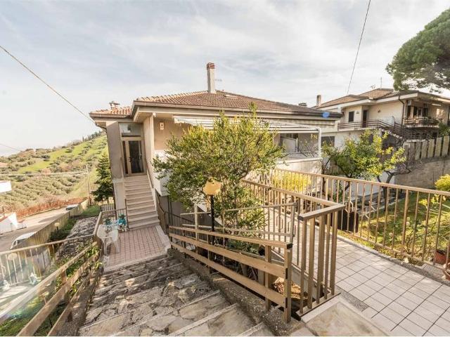 Villa Indipendente in vendita a Montesilvano, Abruzzo