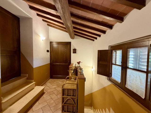 Appartamento in vendita a Montevarchi, Toscana