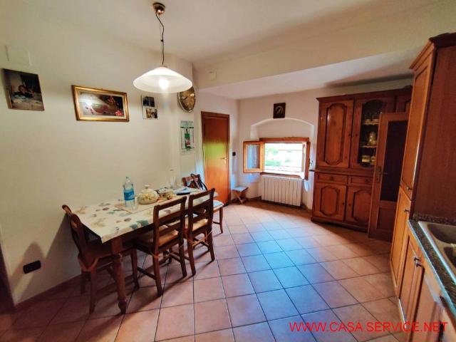 Appartamento in vendita a Montevarchi, Toscana
