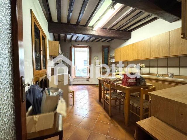 Appartamento in vendita a Montevarchi, Toscana