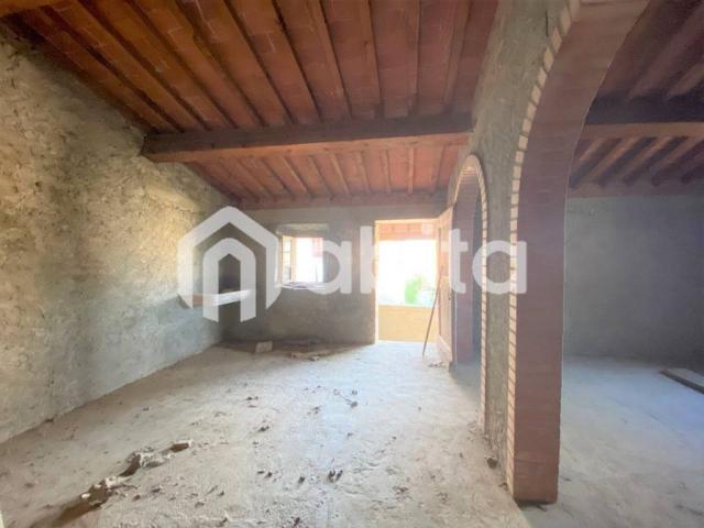Appartamento in vendita a Montevarchi, Toscana