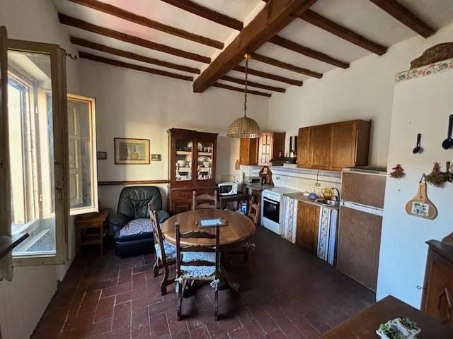 Appartamento in vendita a Montevarchi, Toscana