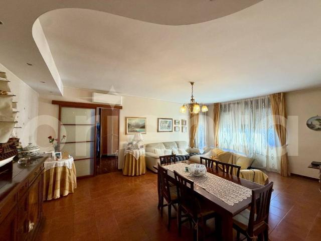 Appartamento in vendita a Montichiari, Brescia