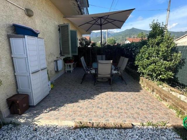 Appartamento in vendita a Montignoso, Toscana