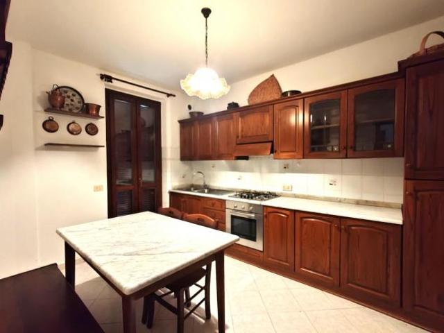 Appartamento in vendita a Montignoso, Toscana