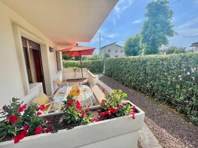 Appartamento in vendita a Montignoso, Toscana