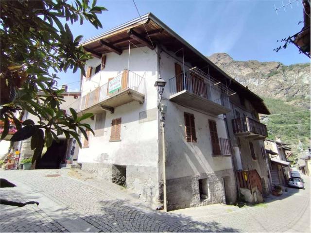 Appartamento in vendita a Montjovet, Aosta