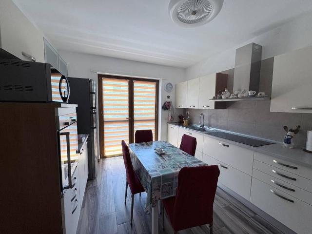 Appartamento in vendita a Montjovet, Aosta