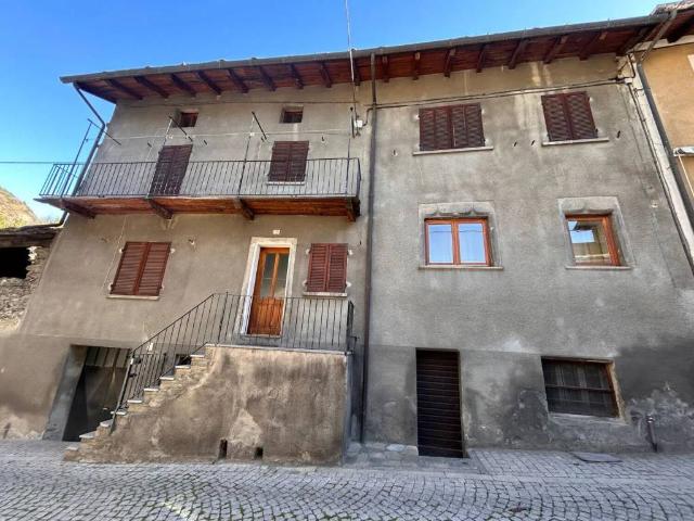 Appartamento in vendita a Montjovet, Aosta