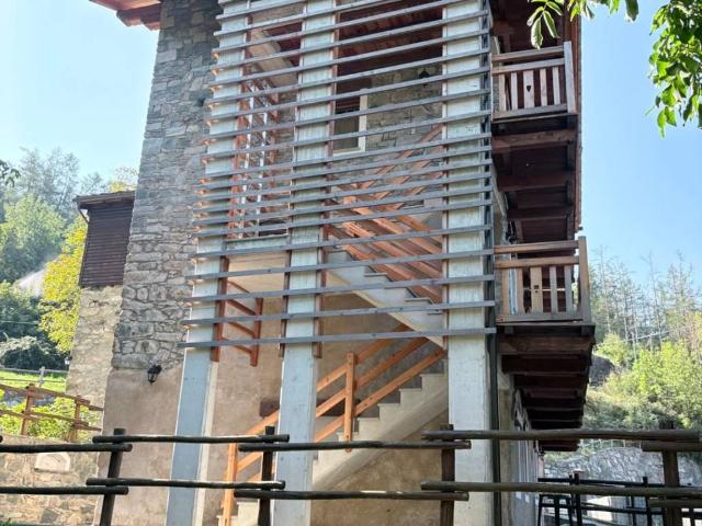 Appartamento in vendita a Montjovet, Aosta