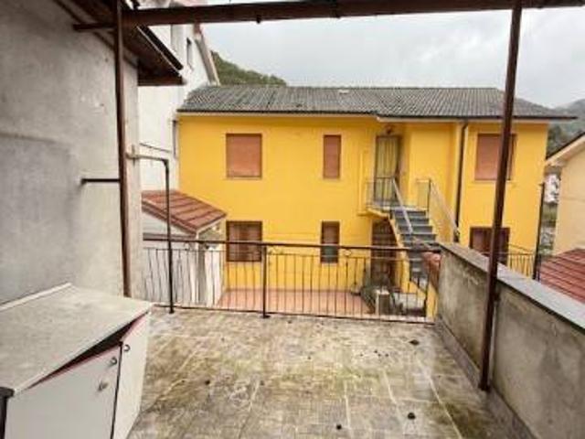 Appartamento in vendita a Montoggio, Liguria
