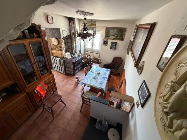 Appartamento in vendita a Granara, Montoggio