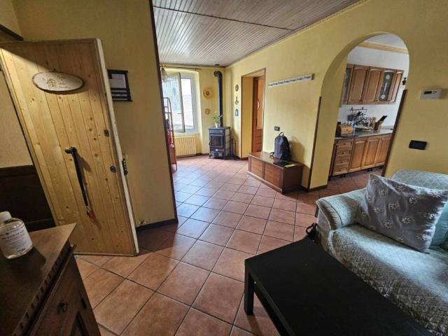 Appartamento in vendita a Montoggio, Liguria