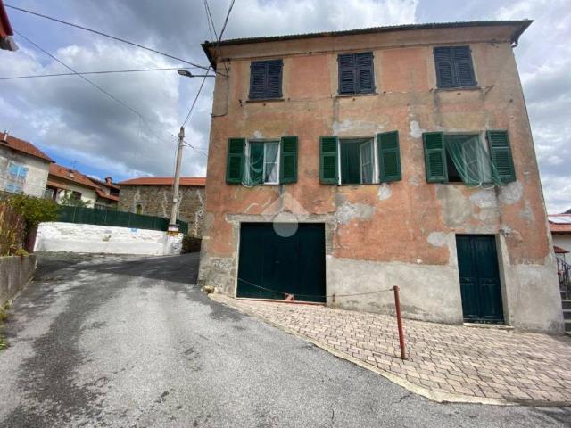 Appartamento in vendita a Montoggio, Liguria