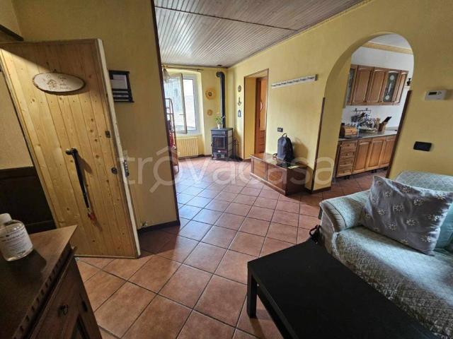 Appartamento in vendita a Montoggio, Liguria