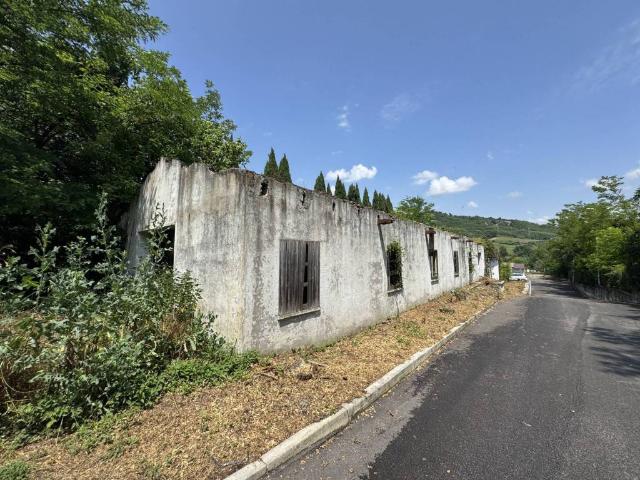 Villa Indipendente in vendita a Montorio al Vomano, Teramo