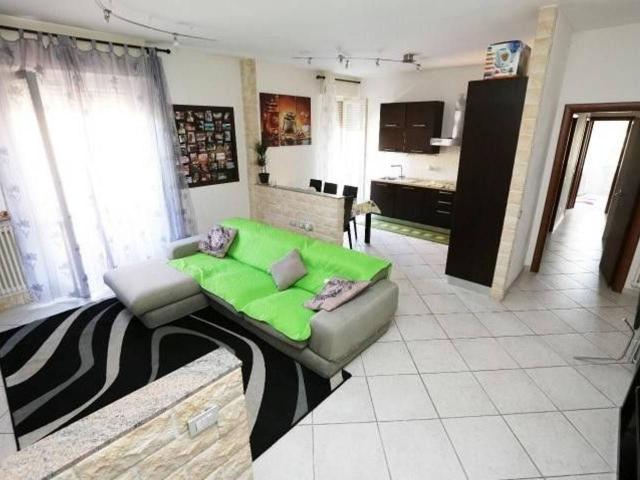 Appartamento in vendita a Regina Pacis, Monza