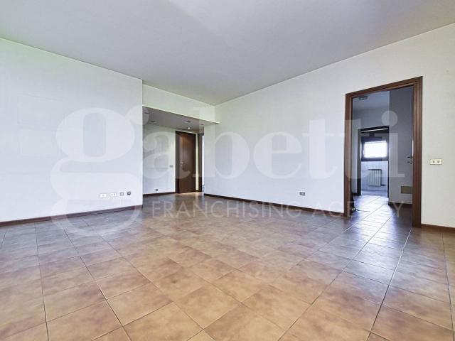 Appartamento in vendita a Regina Pacis, Monza