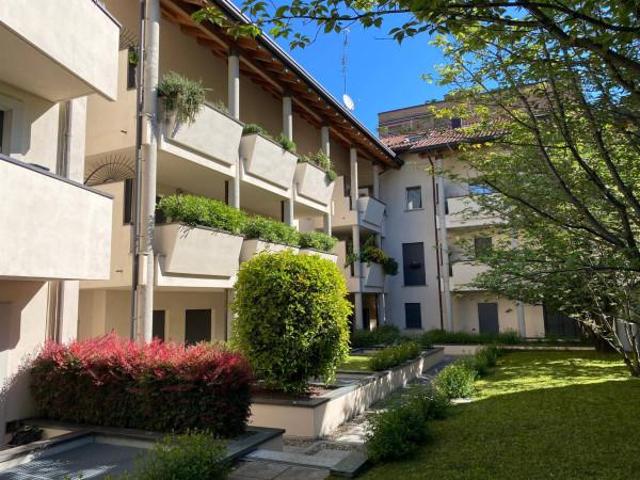 Appartamento in vendita a Cazzaniga, Monza