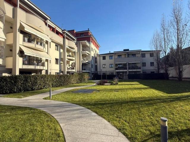 Appartamento in vendita a Regina Pacis, Monza