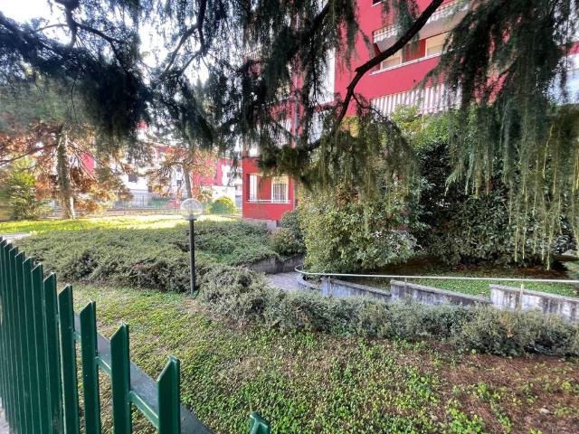 Appartamento in vendita a Regina Pacis, Monza