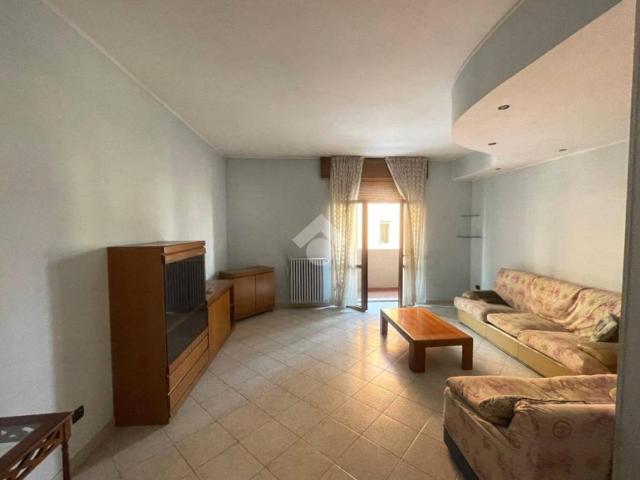 Appartamento in vendita a Regina Pacis, Monza