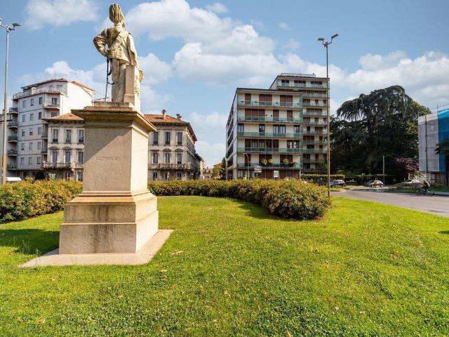 Appartamento in vendita a Centro, Monza