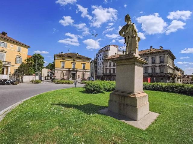 Appartamento in vendita a Centro, Monza