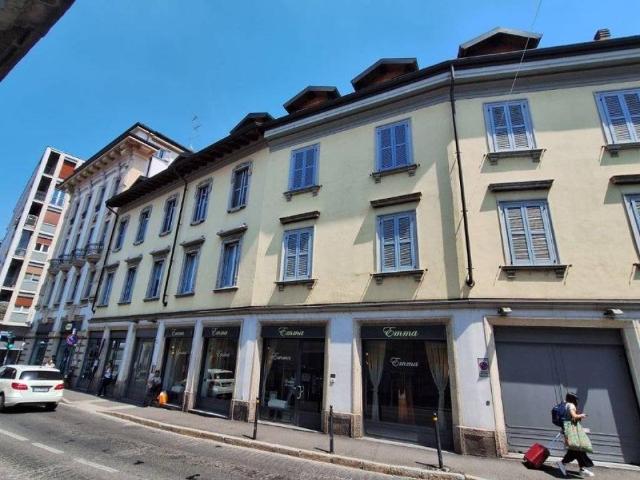 Appartamento in vendita a Centro, Monza