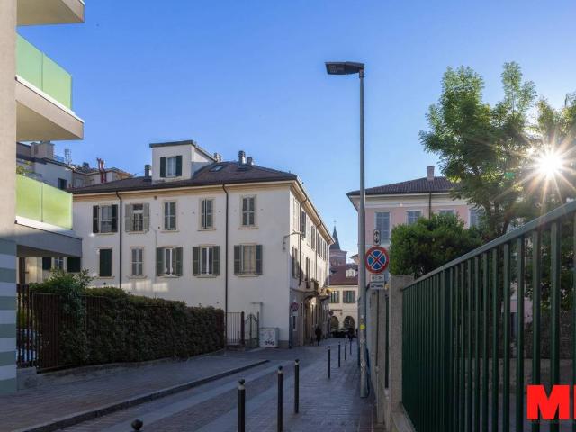 Appartamento in vendita a Centro, Monza