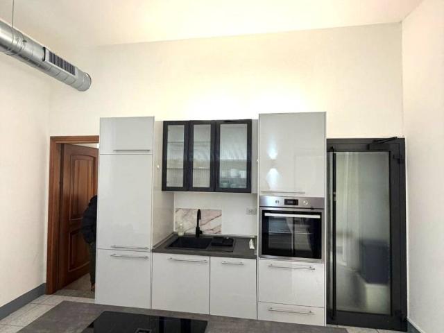 Appartamento in vendita a Centro, Monza