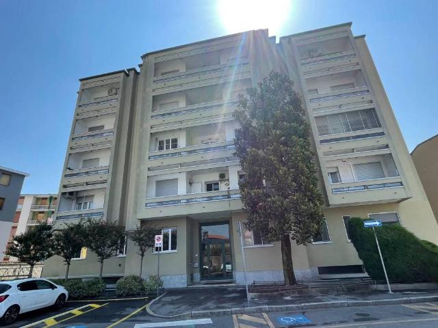Appartamento in vendita a Regina Pacis, Monza