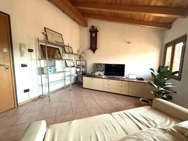 Appartamento in vendita a Monzambano, Lombardia