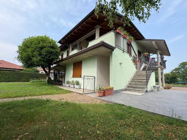 Appartamento in vendita a Morazzone, Lombardia