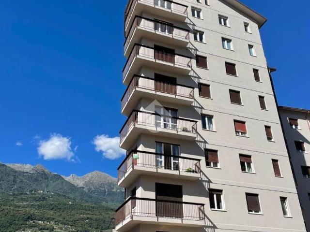 Appartamento in vendita a Morbegno, Lombardia