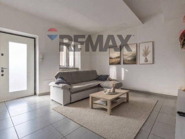 Appartamento in vendita a Mornago, Lombardia