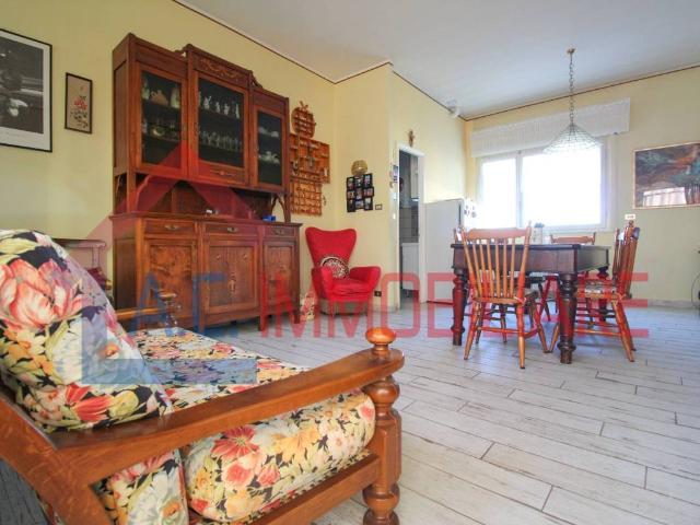 Appartamento in vendita a Mornago, Lombardia