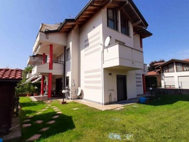 Appartamento in vendita a Mornago, Lombardia