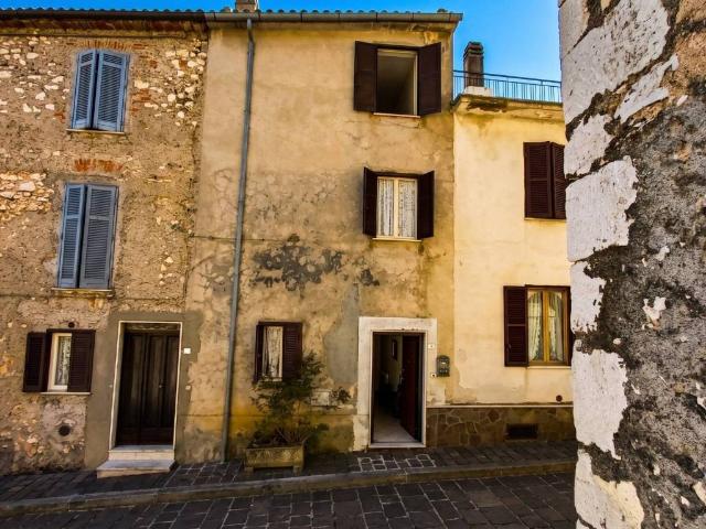 Appartamento in vendita a Morolo, Lazio
