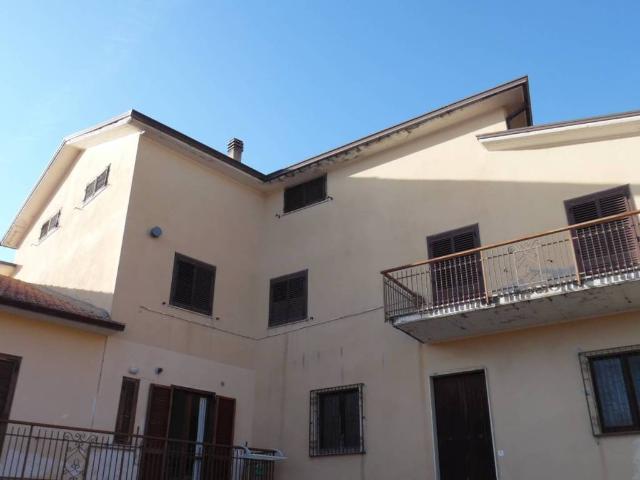 Appartamento in vendita a Morra De Sanctis, Campania